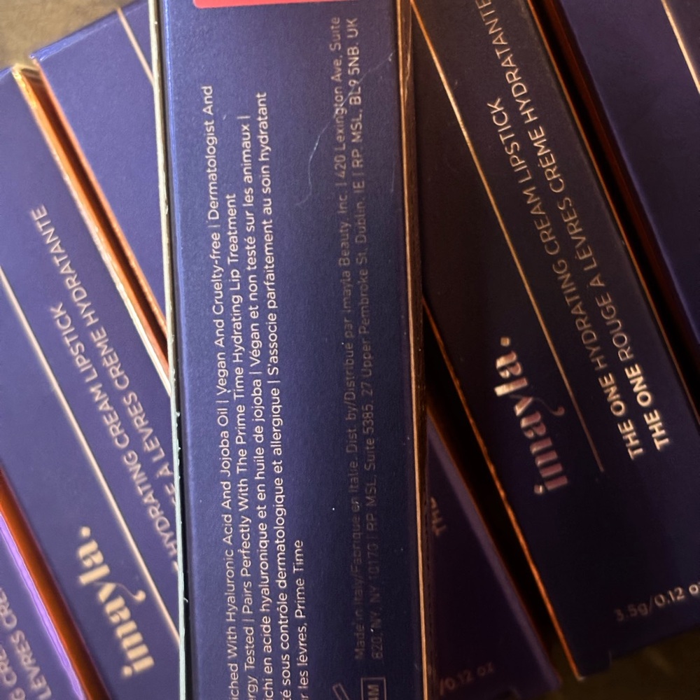 imayla THE ONE Hydrating Cream Lipstick Library- Set of 8 - Picture 7 of 10